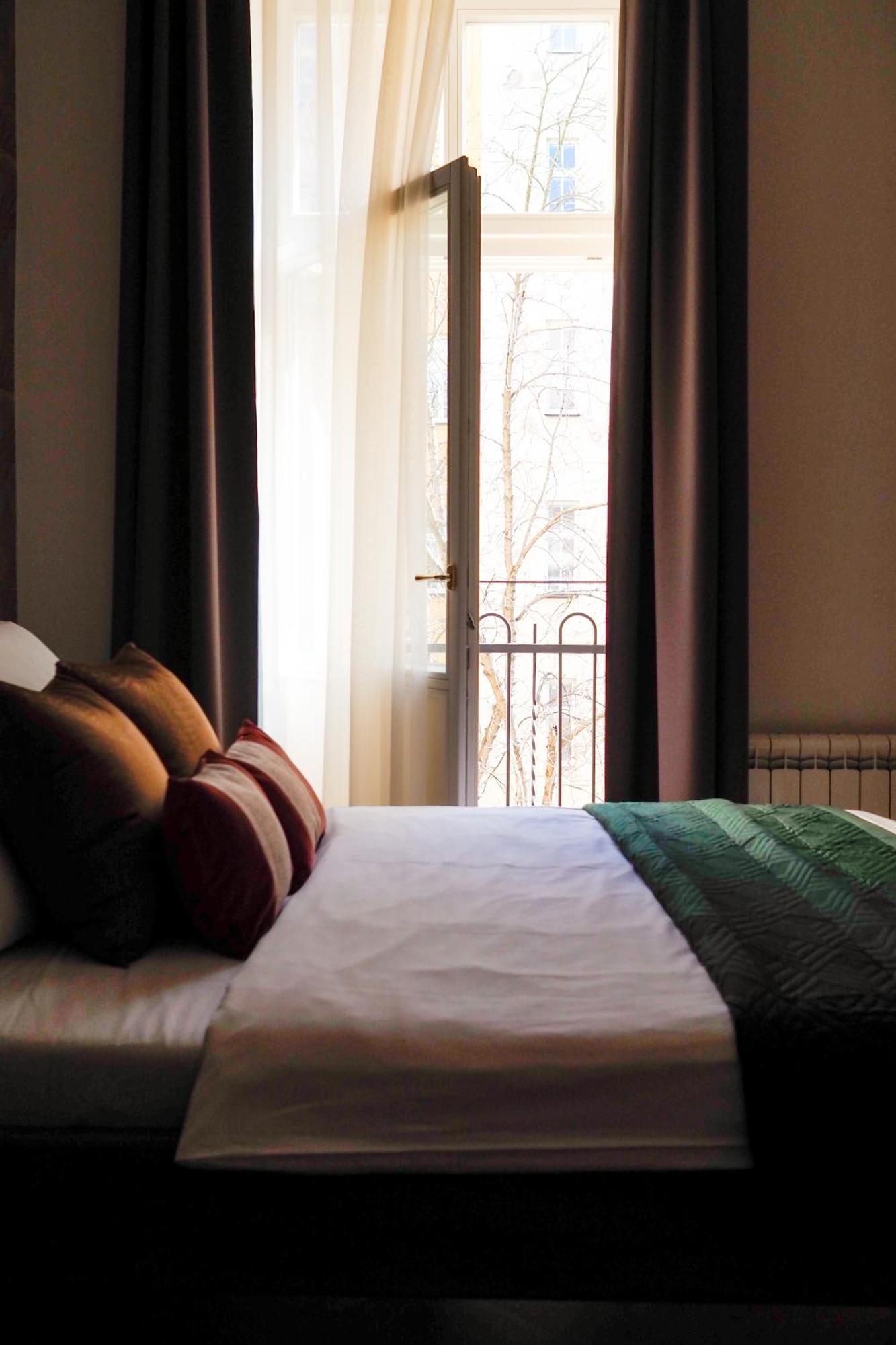 Studio Sofa Bed River View